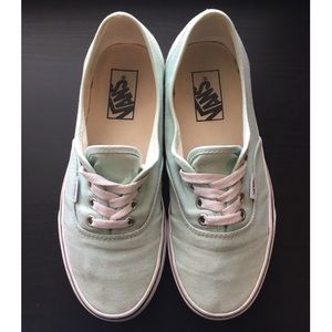 Mint Authentic Vans